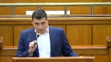 George Simion persiflează noul regulament al Camerei Deputaţilor, continuând cu circul  