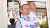 Dan Barna si Dacian Ciolos in cautare de solutii,alifii, etc care să valorifice cât mai bine zestrea propriului partid  