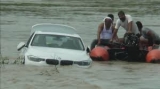 Smecheri, pe banii parintilor. A primit un BMW de ziua lui,  s-a enervat şi l-a aruncat în lac