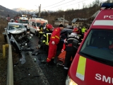  www.ziarulatak.ro Accident pe DN1 - Mașină ruptă în două