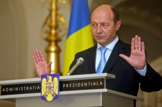 elena-udrea-traian-basescu-ar-accepta-sa-faca-pu-carie-in-locul-fetei-sale-48479-1.jpg