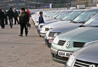 procurorii-i-politi-tii-fac-perchezitii-la-samsarii-de-ma-ini-din-bucuresti-si-din-mai-multe-judete-din-tara-mii-de-autoturisme-second-hand-au-fost-aduse-din-strainatate-fara-plata-taxelor-49867-1.jpg