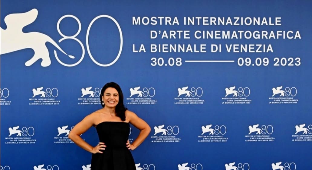 ALINA ȘERBAN SCRIE ISTORIE LA VENEȚIA! REGIZOAREA ROMĂ DIN ROMÂNIA INTRĂ ÎN COMPETIȚIE CU FILMUL „EU CONTEZ”
