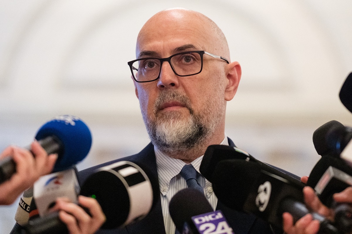 UDMR, explicații după ce a boicotat proiectul legii salarizării: România nu trebuie, pur și simplu, să adopte o lege a salarizării care să primească aprobarea Comisiei Europene, pentru că nu legiferăm pentru Comisia Europeană