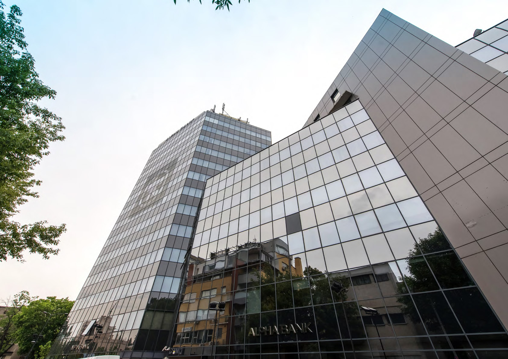 Tranzacție pe piața de birouri: Global Vision preia fostul sediu Alpha Bank