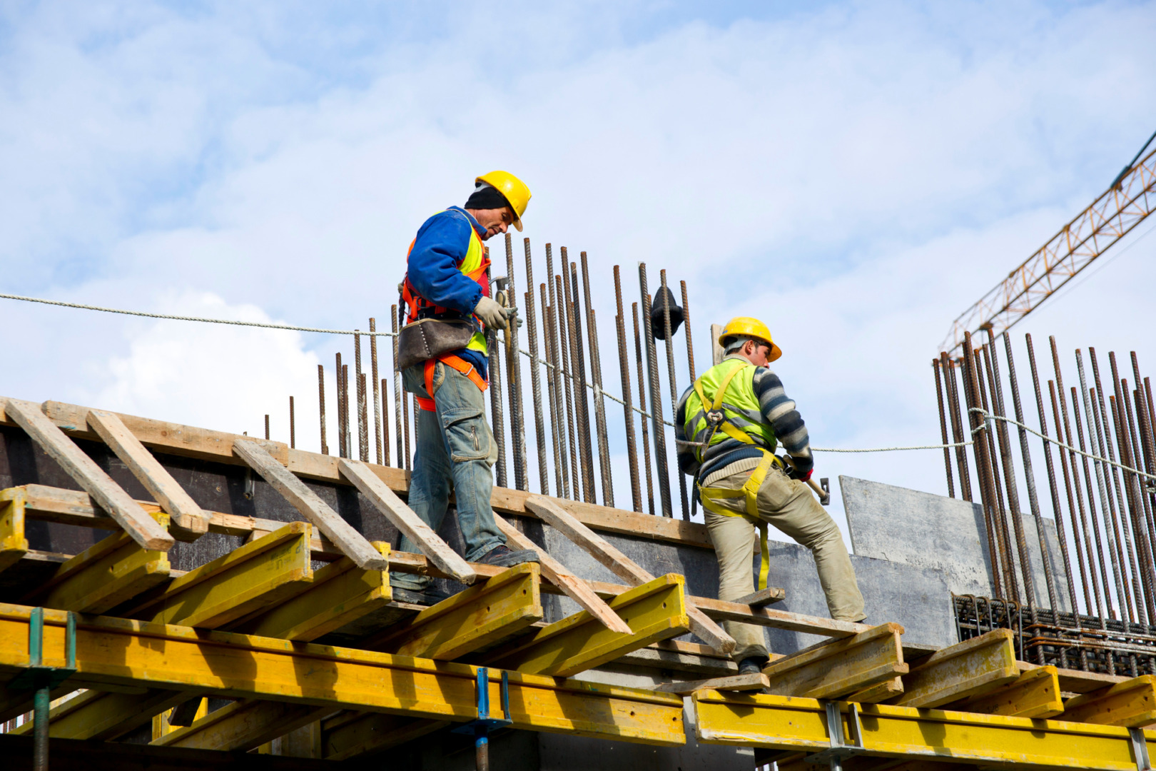 Managerii estimează pentru perioada următoare o creștere accentuată a prețurilor în construcții și comerț