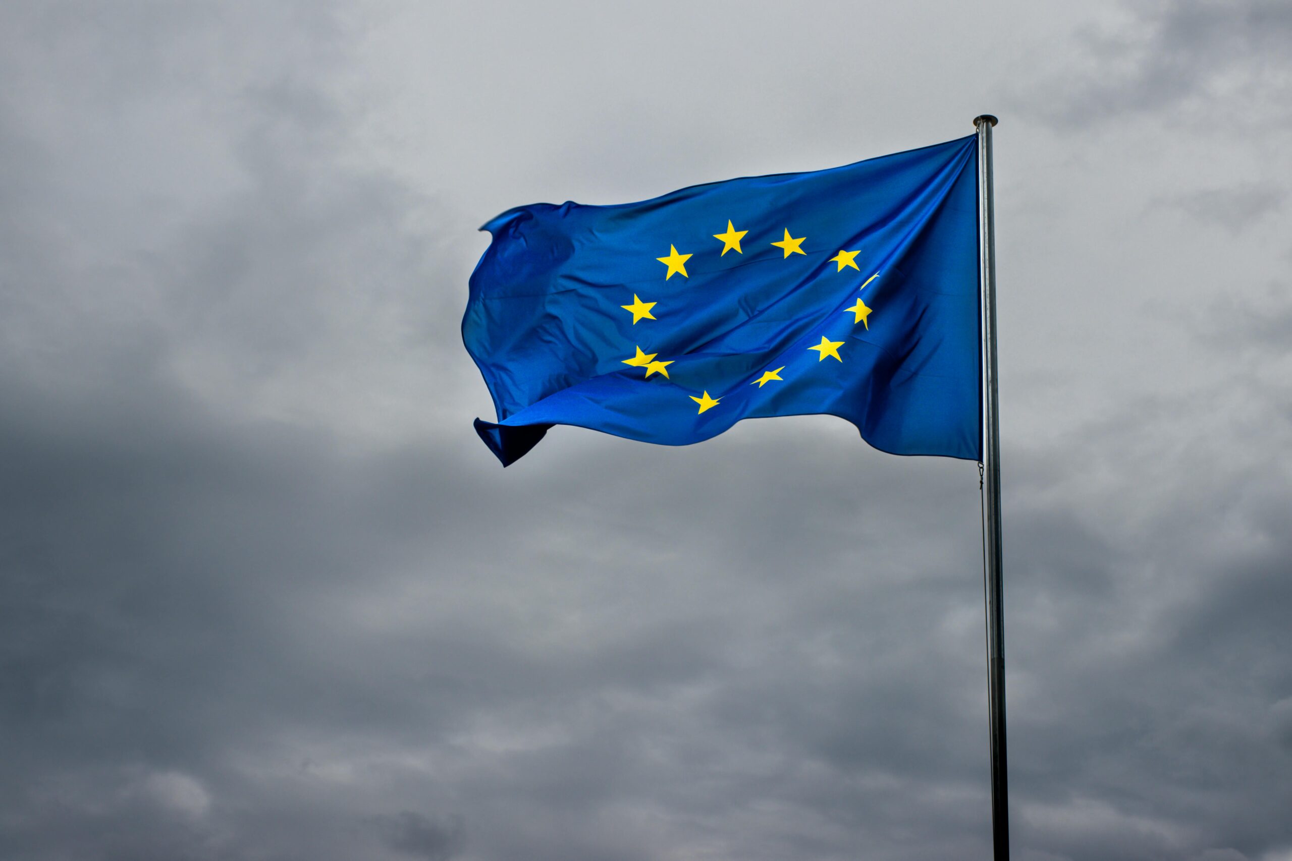 Uniunea Europeană alocă 2 milioane de euro pentru sprijinirea victimelor inundațiilor devastatoare din Nepal, soldate cu peste 500 de morți