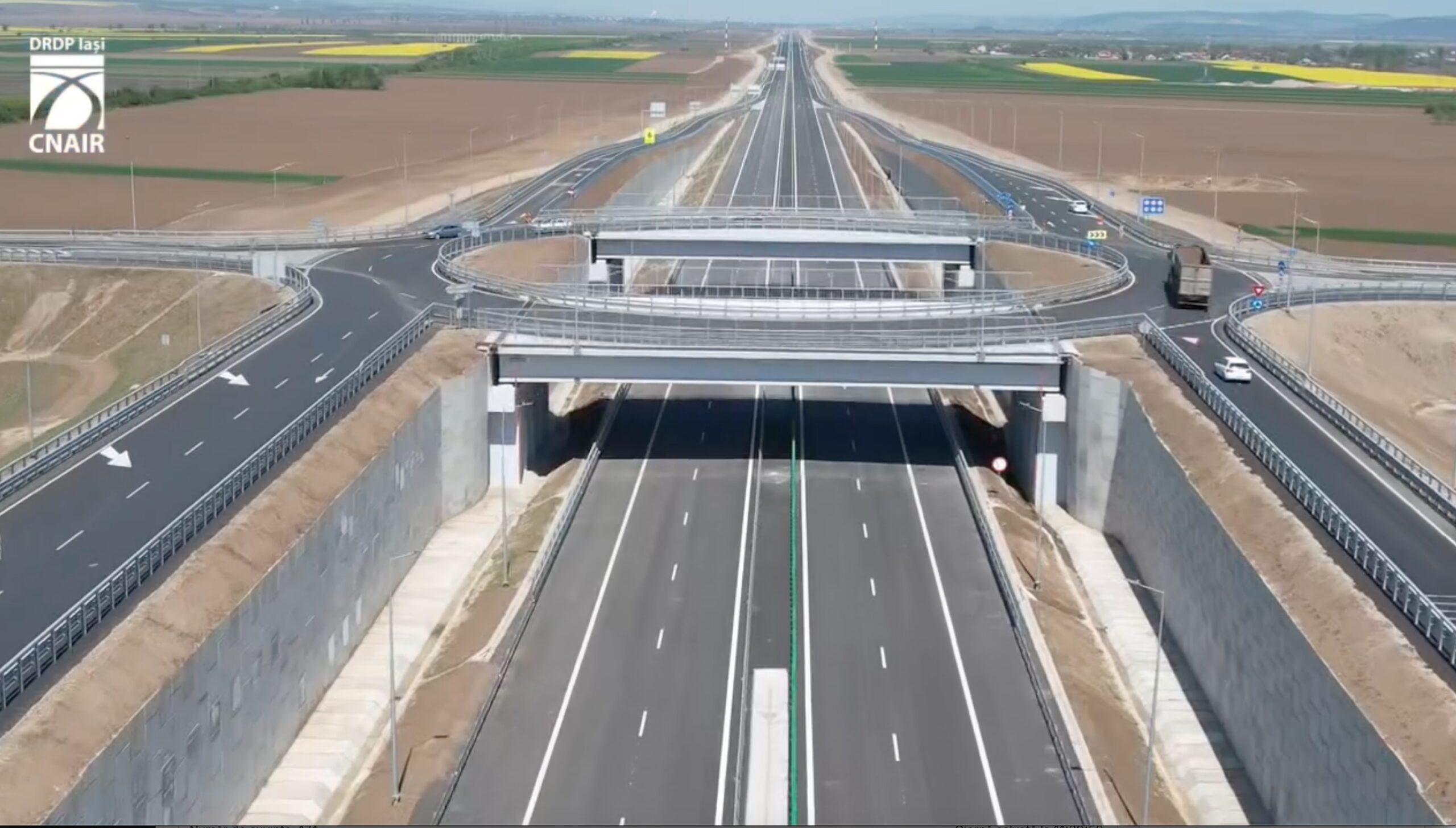 VIDEO | România deschide azi încă 47 de kilometri din A7. Autostrada ajunge până la Bacău: „Moldova își primește autostrada”