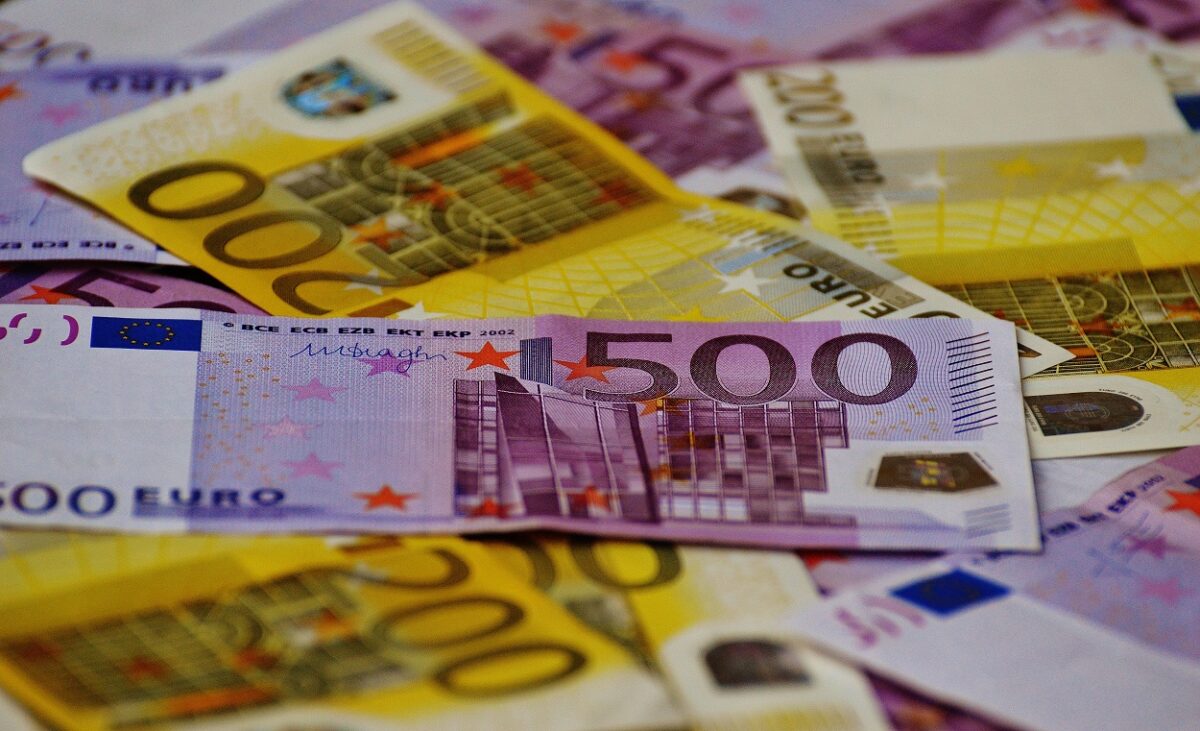 SURSE | Gregor Hudohmet și Dragomir Theodor Cristian, arestați preventiv 30 de zile: Ar fi cerut șpagă 450.000 euro de la o altă firmă / Suma reprezenta 2% dintr-un contract pentru construirea unui sistem de stocare a energiei electrice în baterii