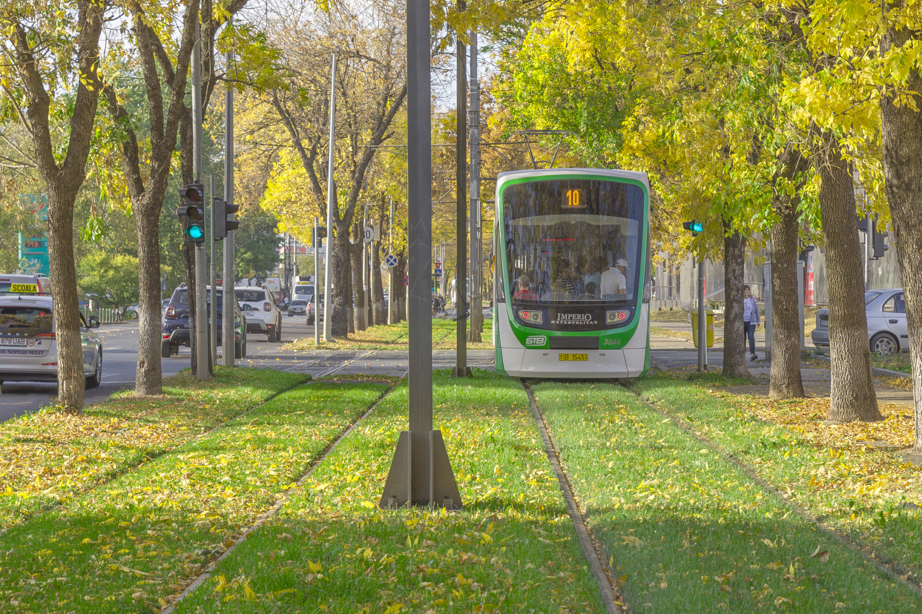 Circulația tramvaielor pe pasajul Basarab din București va fi reluată de luni / Mai multe linii revin pe traseele obișnuite