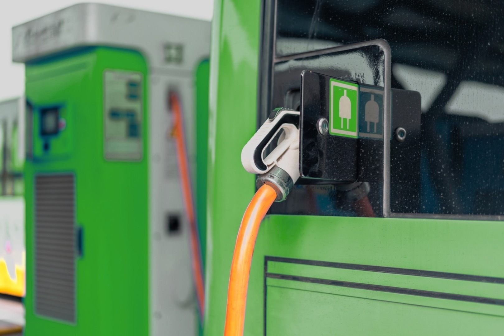 Efectele scumpirii motorinei: autocamioanele electrice, mai ieftine decât cele diesel pe pieţe cheie din UE
