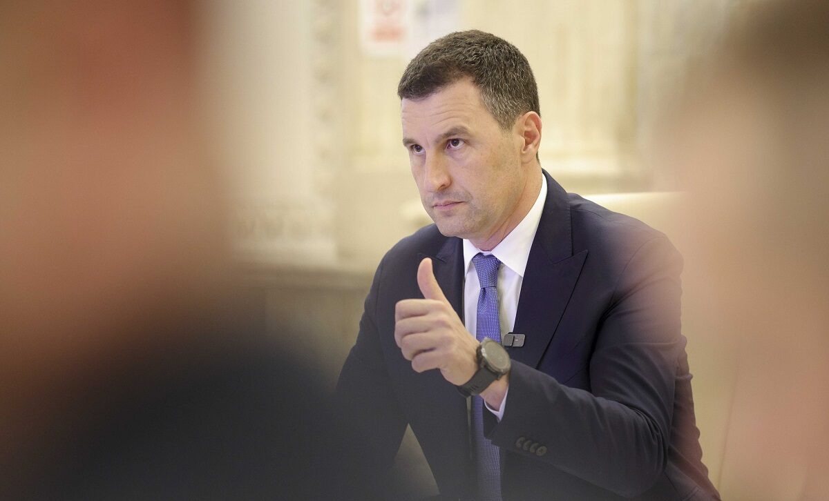 Tanczos Barna propune un „moratoriu” de un an pentru reducerea deficitului: „O nouă ajustare de încă un procent anul viitor ar fi extrem, extrem de dureroasă. Să rămânem pe deficitul de anul acesta”