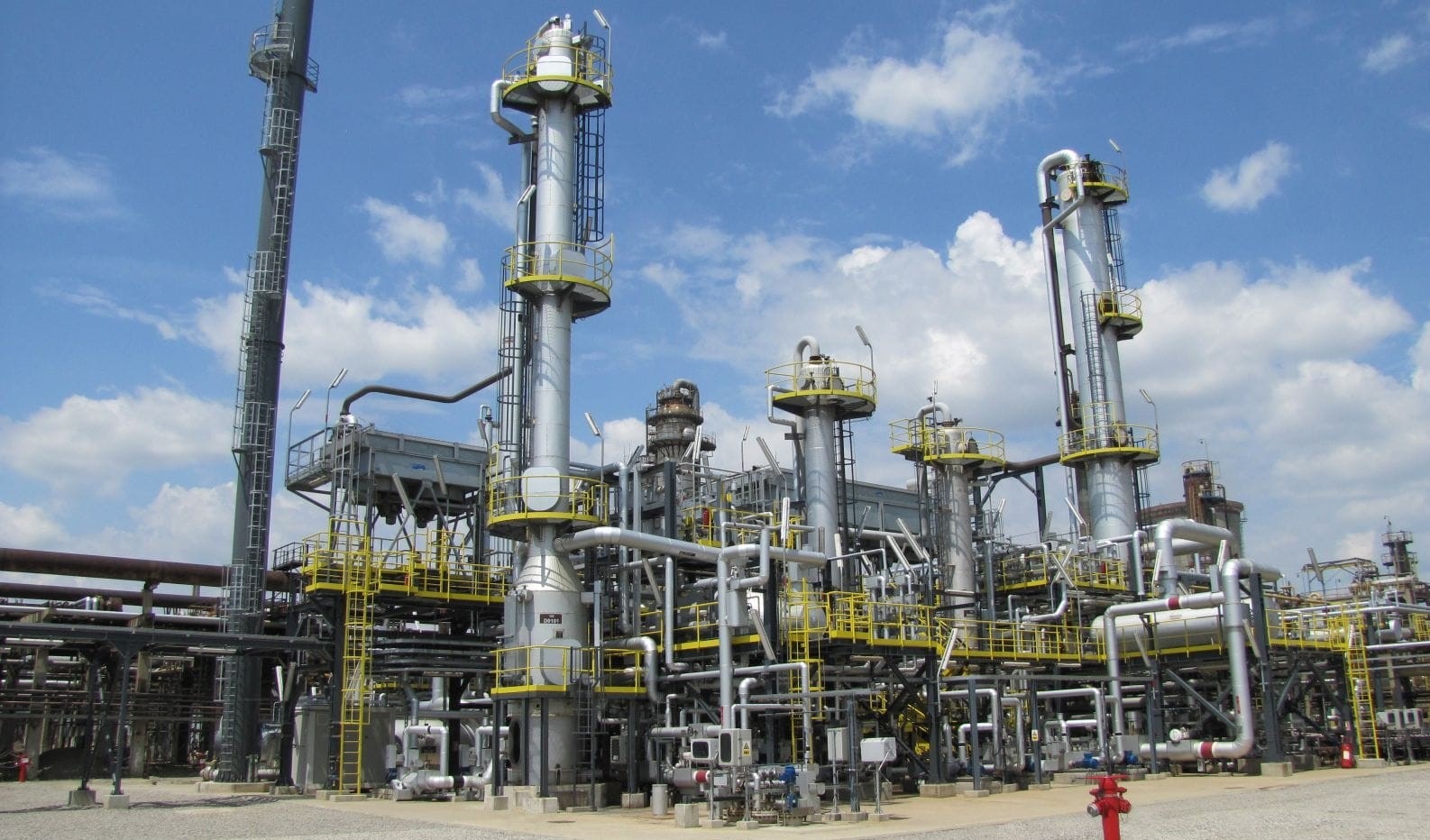 OMV Petrom anunță că a investit 115 milioane de euro în modernizarea infrastructurii electrice din cadrul Rafinăriei Petrobrazi