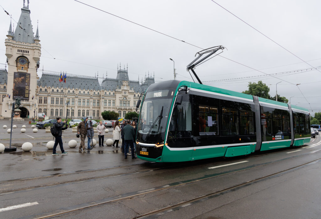 Iaşiul cumpără 10 tramvaie la 2,5 milioane euro bucata