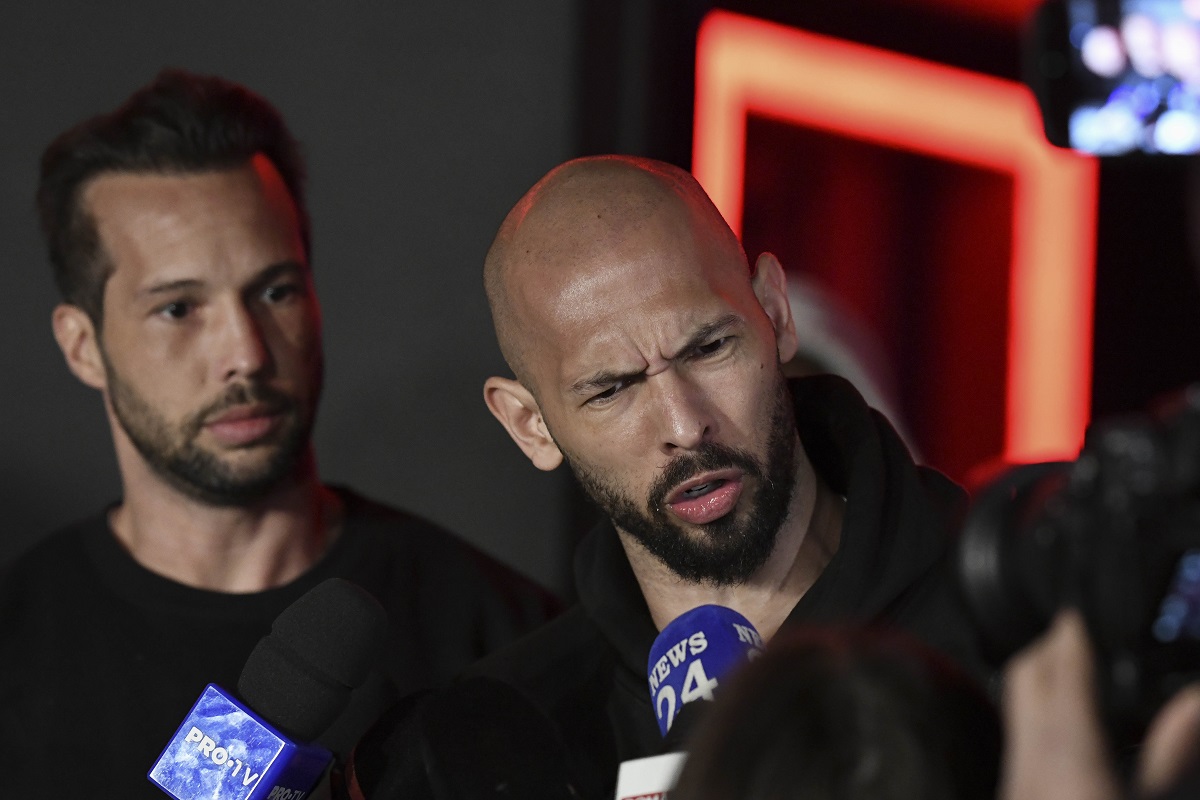 Andrew și Tristan Tate, trimiși în judecată într-un nou dosar în România. Cei doi frați sunt acuzați de trafic de minori