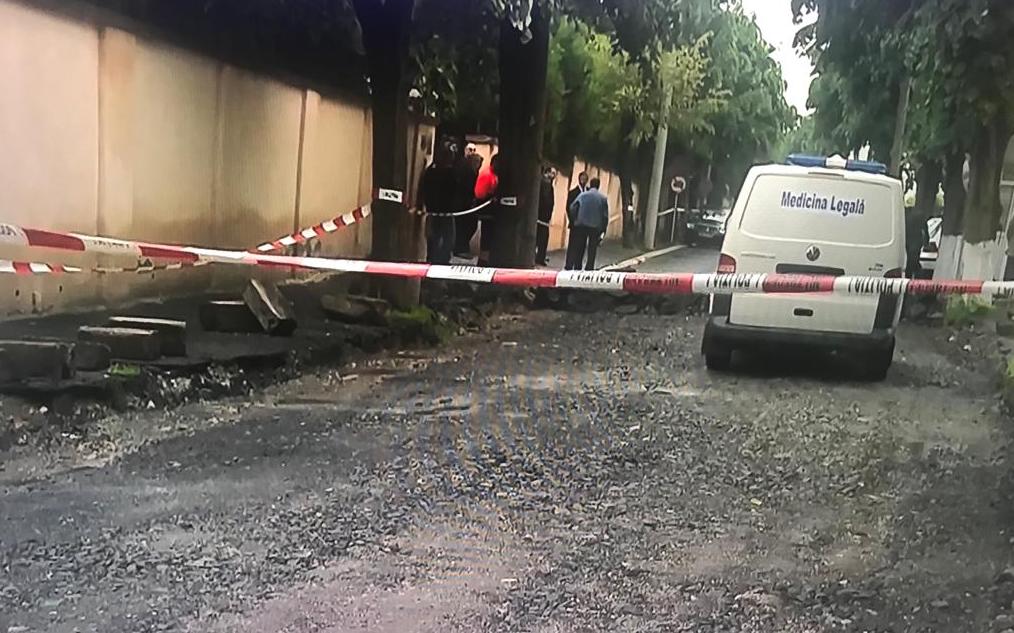Doi minori, arestați pentru omor în Suceava. Un al treilea, în vârstă de 15 ani, acuzat de agresiuni care au inițiat crima