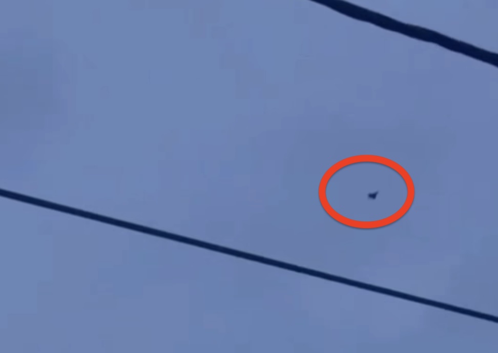 VIDEO Dronă depistată în județul Botoșani / A fost ridicate două aeronave F-16 / Martori susțin să ar fi căzut într-o pădure din Suceava