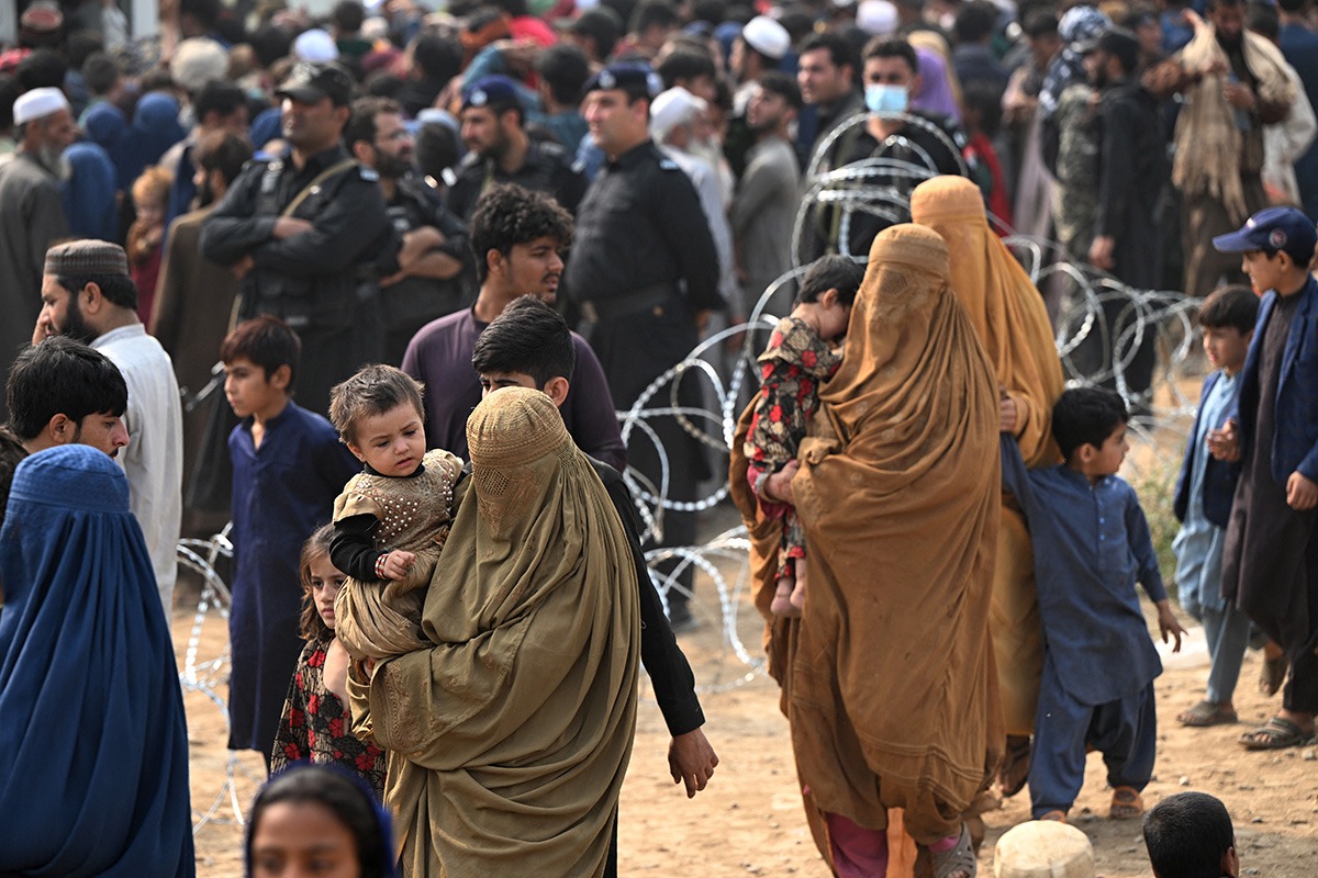 Cel puţin 29 de copii au murit după ce acoperişul unei şcoli s-a prăbuşit, în Pakistan