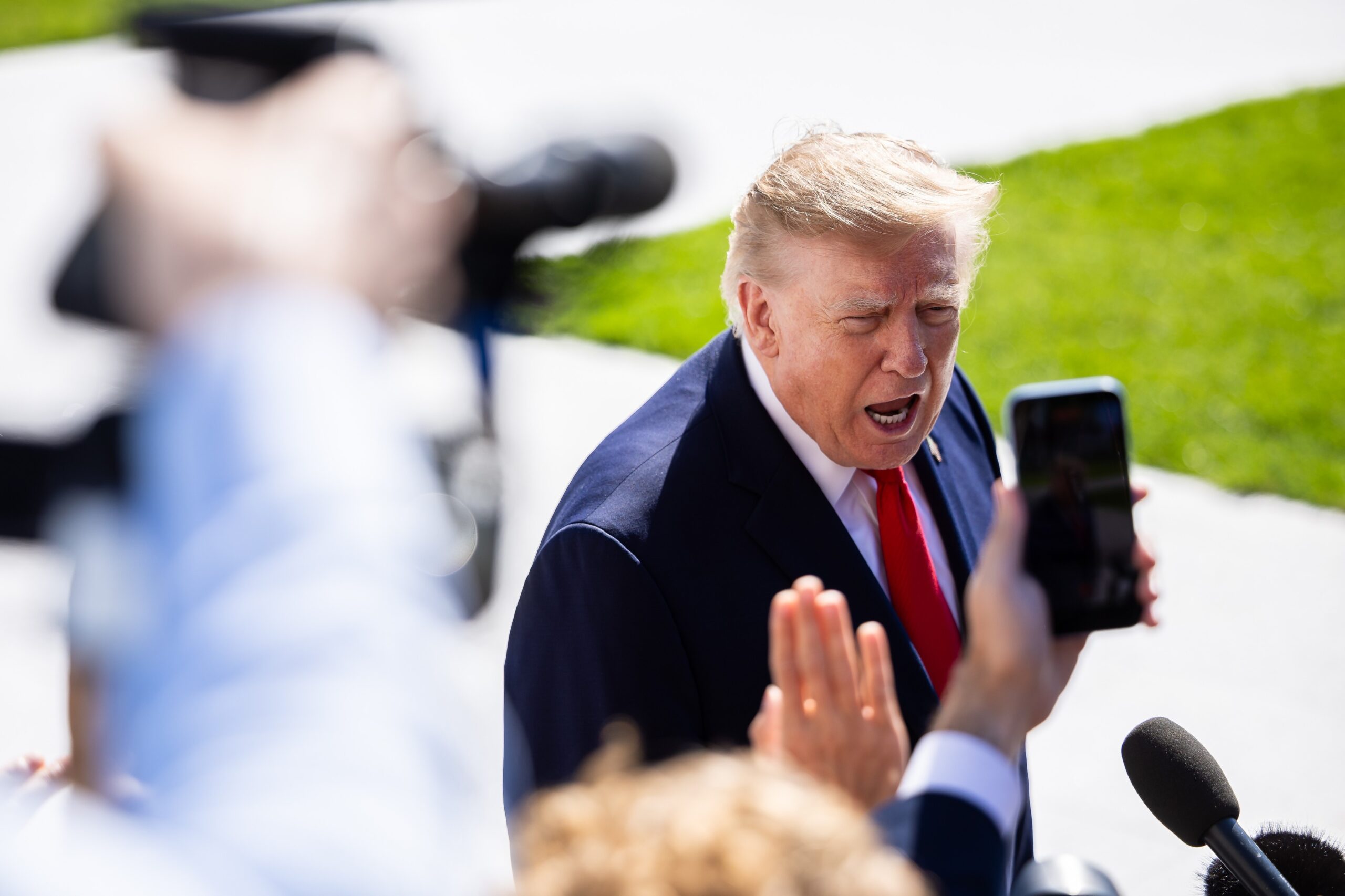 Donald Trump, obligat de un judecător să se prezinte la audieri în procesul de calomnie de 10 miliarde de dolari împotriva BBC