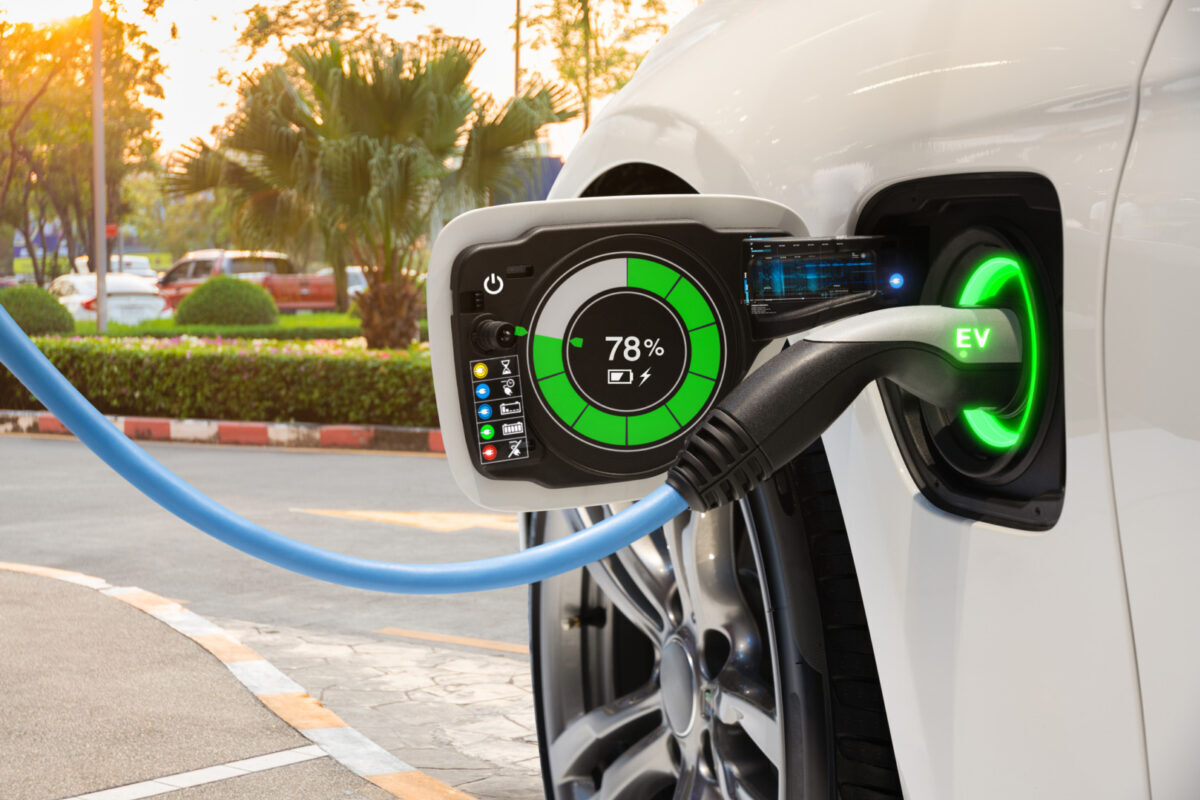 Vânzările de mașini electrice, la volume record în UE în 2026