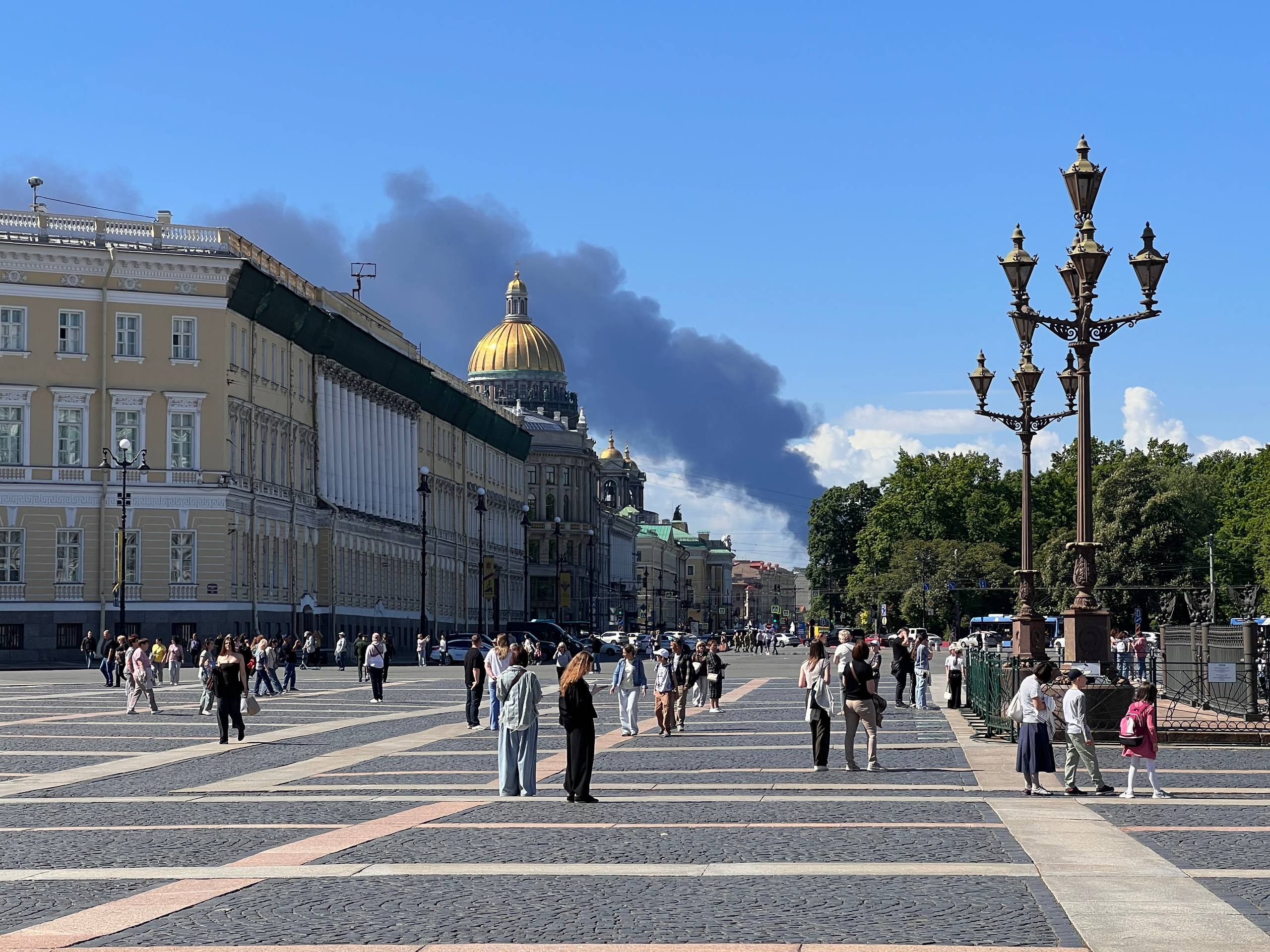 Incendiu de proporții la terminalul petrolier din Sankt Petersburg după un atac masiv al Ucrainei