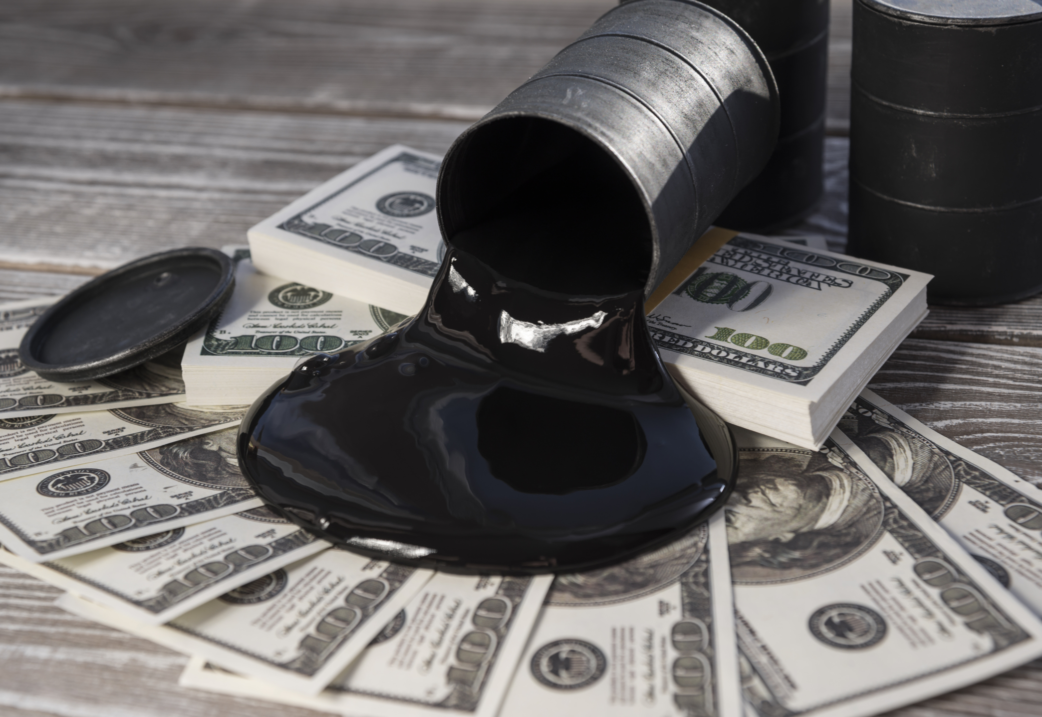 Petrolul, în pragul unui nou salt. Cu cât ar putea urca din nou prețurile