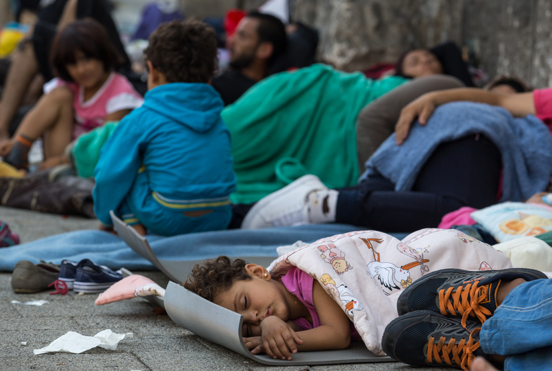 UE vrea să reglementeze gestionarea migranților prin repatrieri mai rapide și controale mai stricte