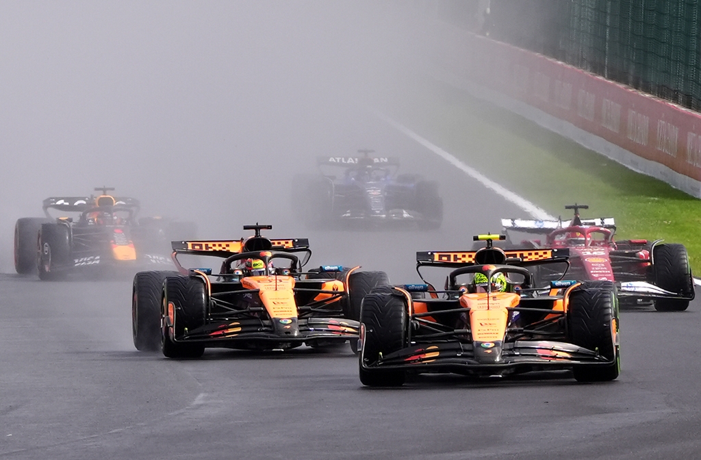 Ședință la McLaren după ce piloții echipei s-au lovit în Singapore: „Este inacceptabil”