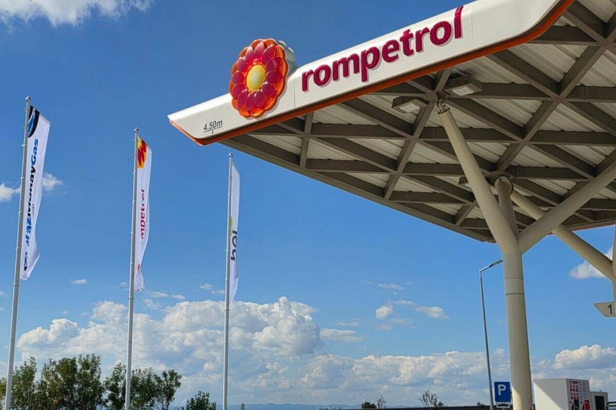 Prețul benzinei a depășit pragul de 10 lei la benzinăriile din România. Care sunt prețurile