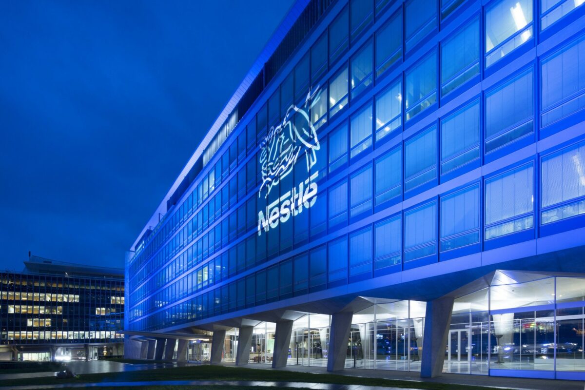 Nestlé nu va mai include activitatea din Rusia în raportul financiar, după ce autoritățile ruse au preluat controlul operațiunilor locale