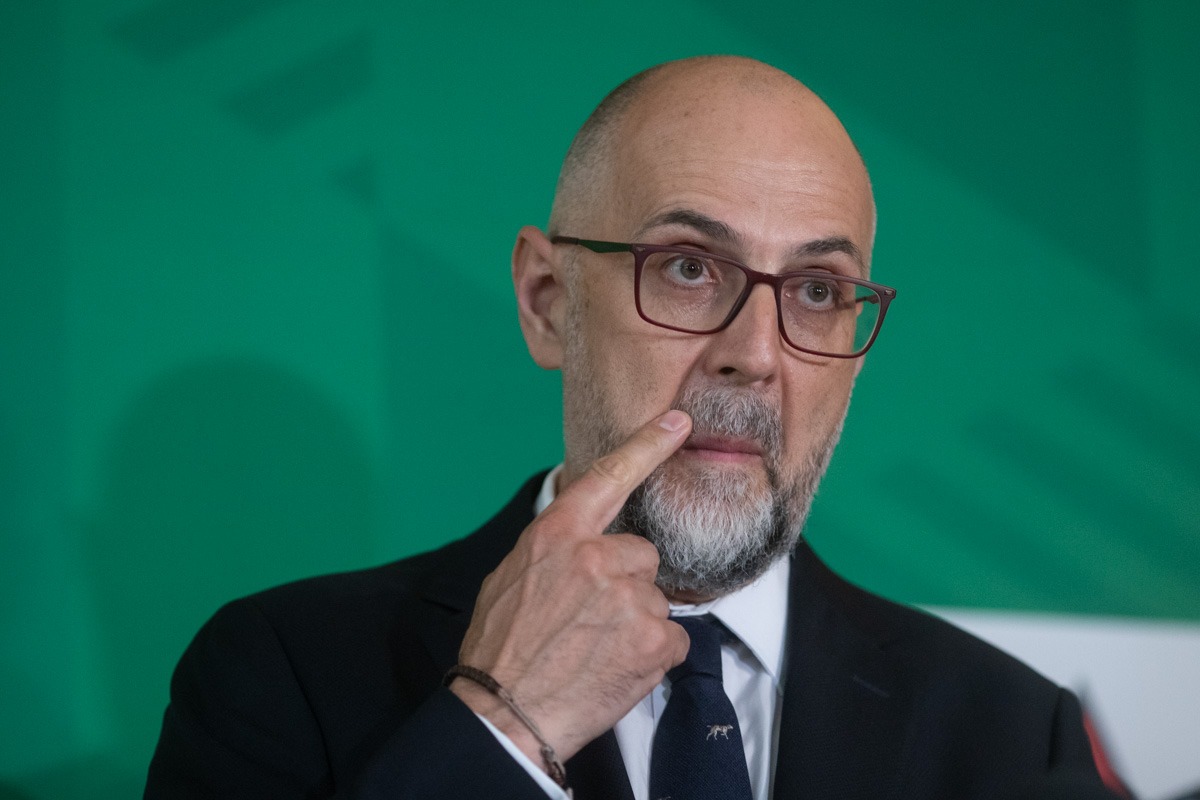Kelemen Hunor, despre Executiv: ”Acolo, seara, când se sting luminile, premierul e Luca Niculescu, el semnează” / ”E un guvern mai apropiat de Nicușor Dan”